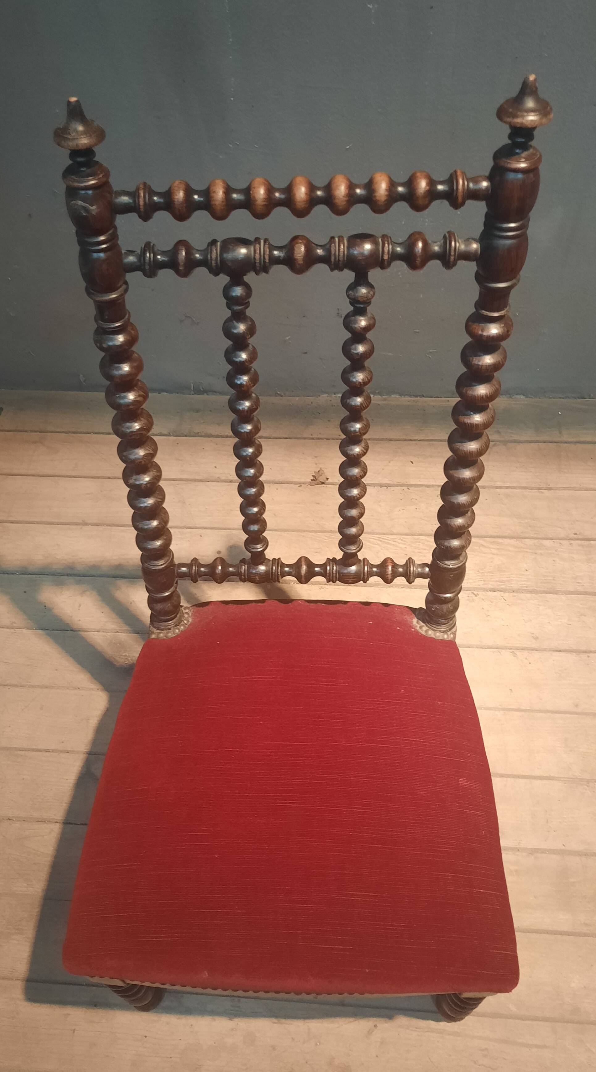 Napoleon III low chair in red velvet