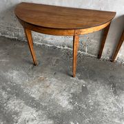 Paire de consoles demi-lune, XIXe siècle