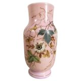Vase rose opalin période napoléon iii
