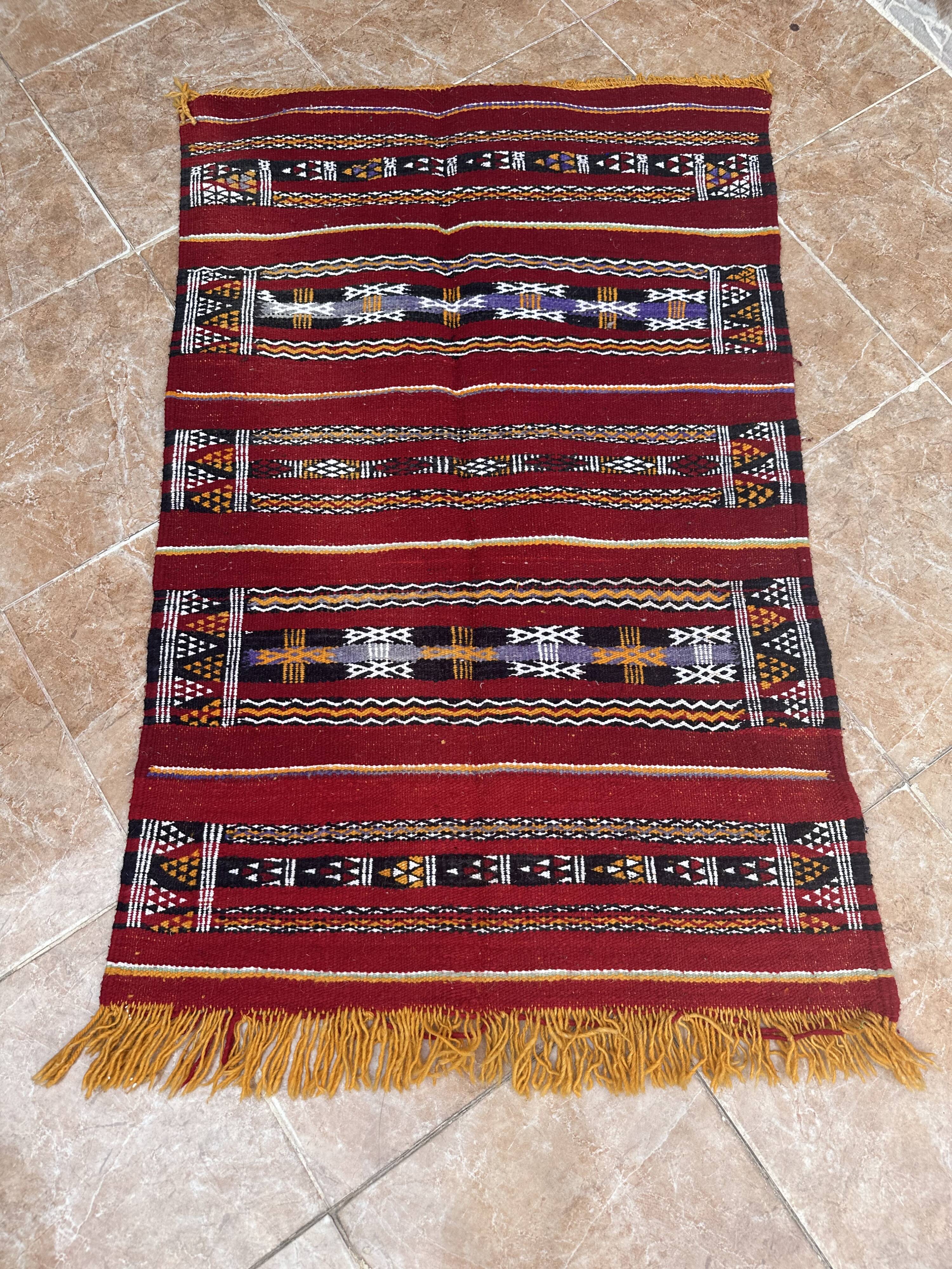 Moroccan Berber rug handwoven 100% wool