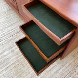 Teak row Johannes Andersen Samcom