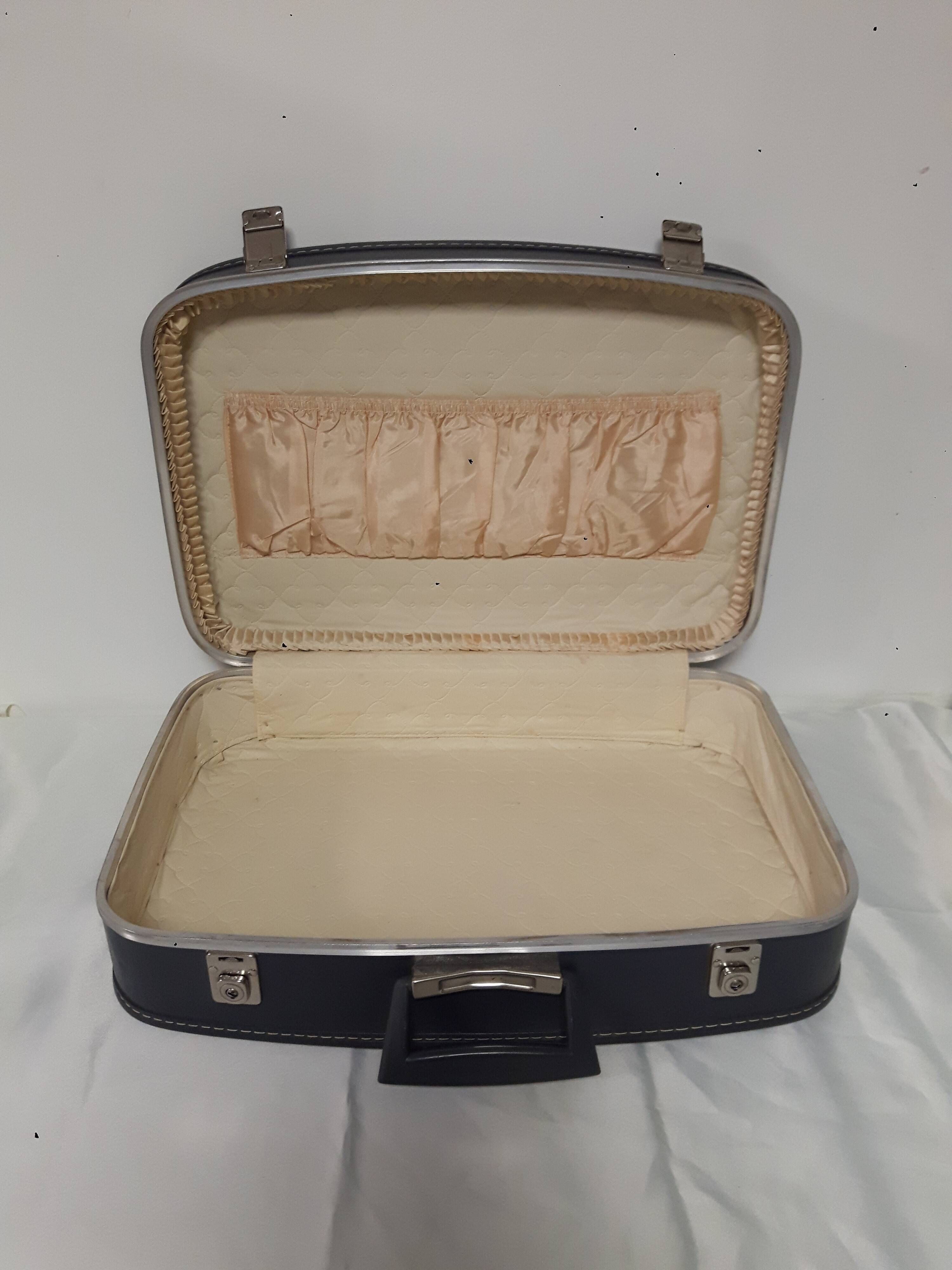 2 piece vintage air hostess set