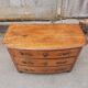 Commode en noyer massif, XVIIIème s.