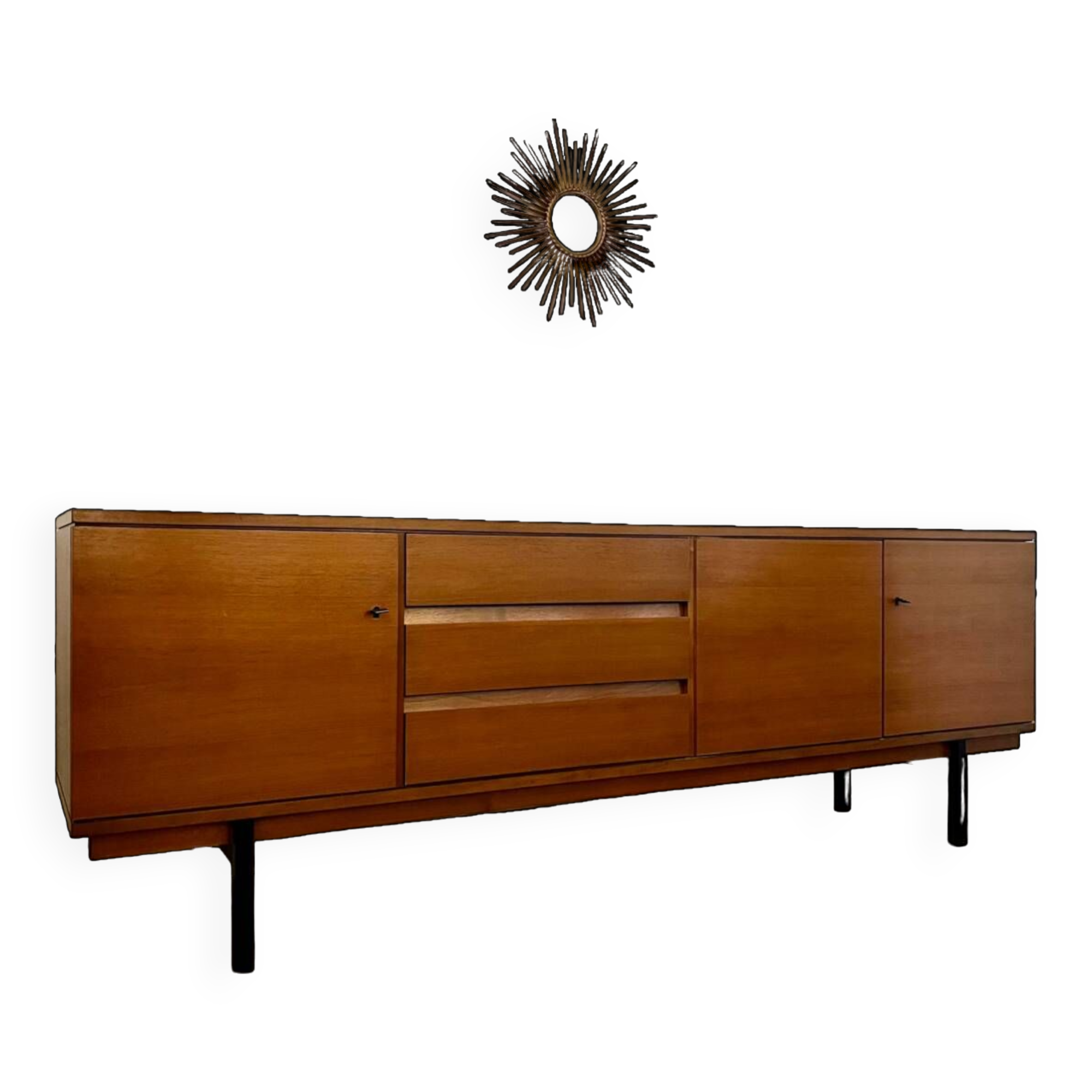 Ancienne enfilade vintage style scandinave design des années 60 bois pied métal