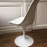 Tulip chair by Eero Saarinen for Knoll International