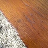 Extendable teak table