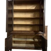XL vintage display cabinet in wood, very tall, with embossed glass.