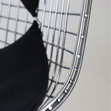 Set of 4 “DKR-2” wire chairs with “Bikini” by Charles & Ray Eames for Herman Miller / Mid-century modern design / 1950s / 1960s