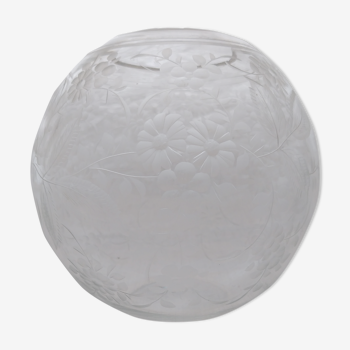 Vase ball engraved floral pattern