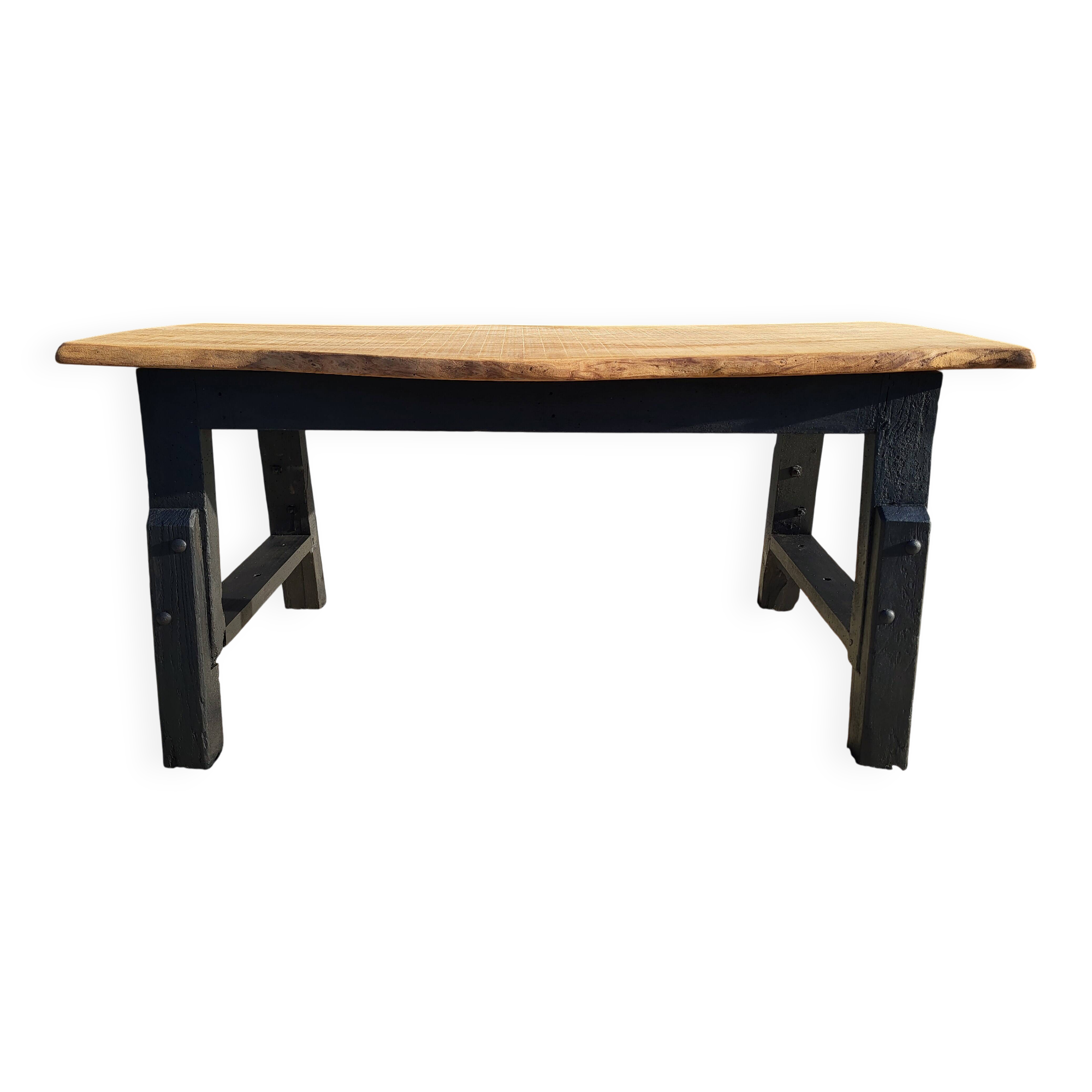 Bicolour coffee table in solid oak with 19th-century legs • Unique piece "Raw"