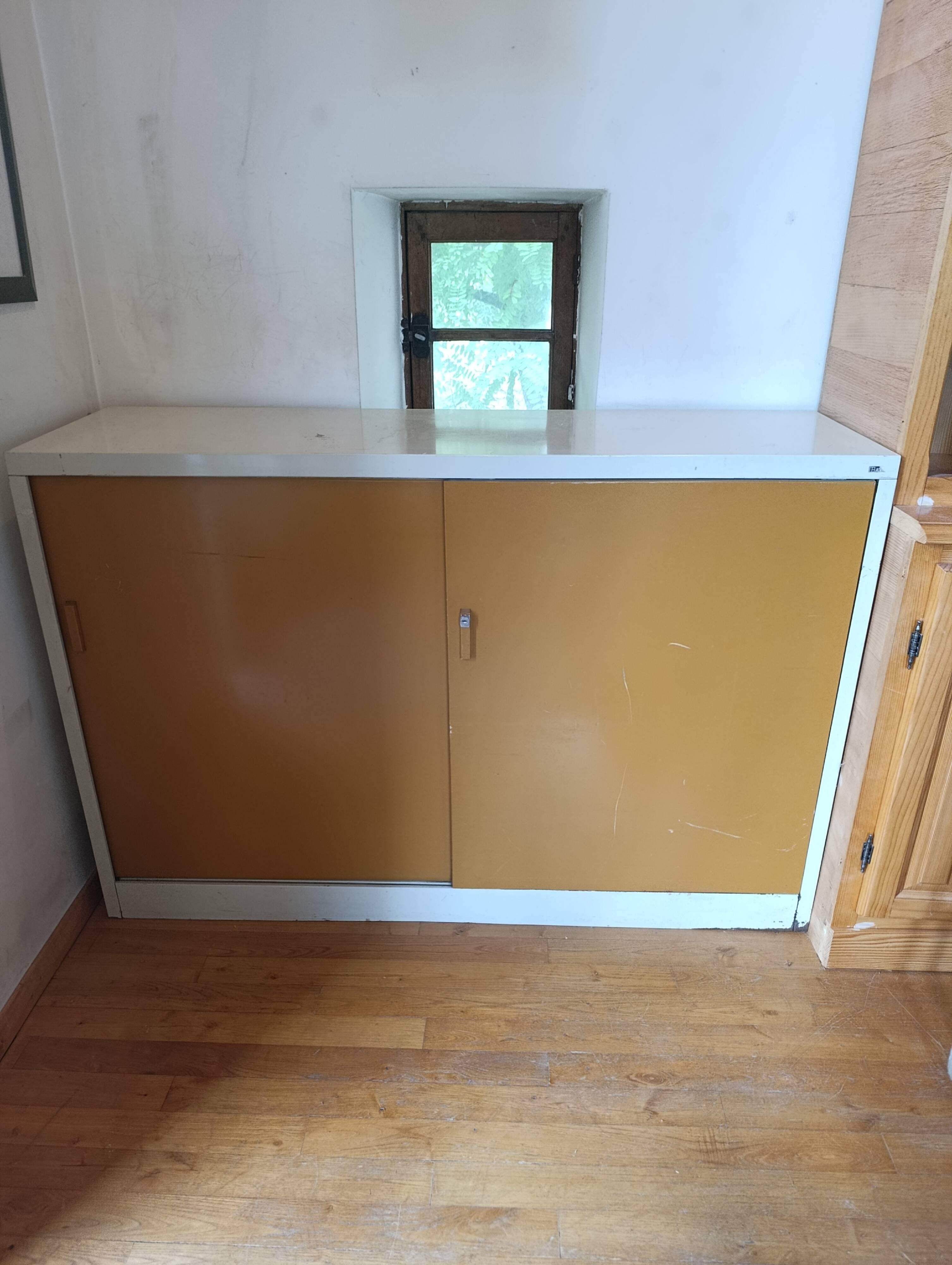 INDUSTRIAL STORAGE FURNITURE