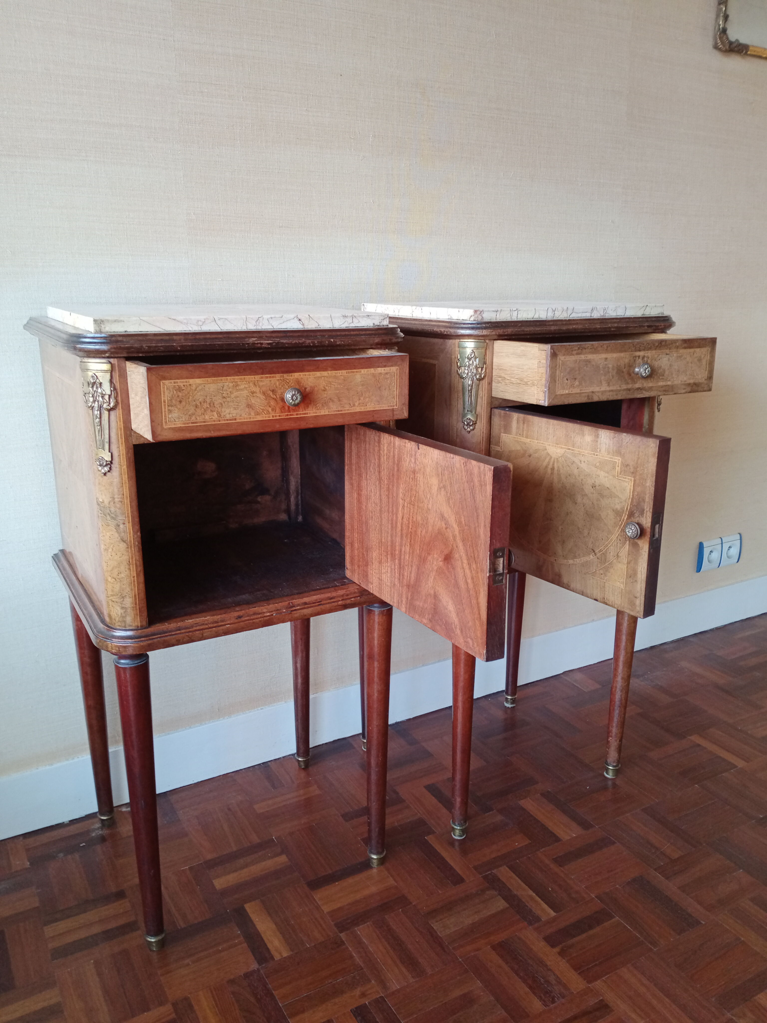 Paire de chevets art deco