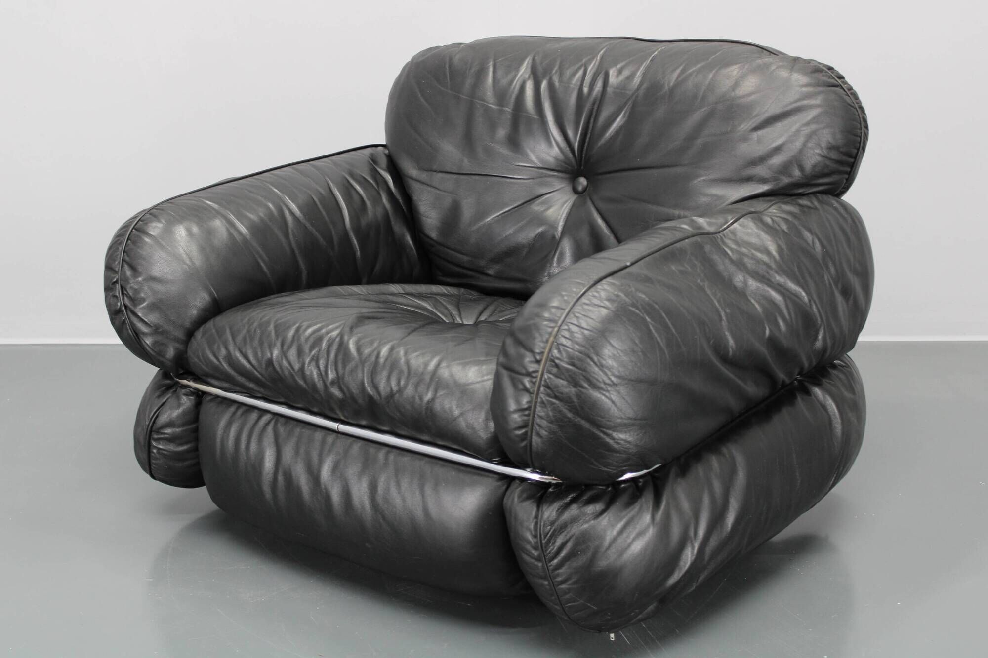 1970 Kurt Hvitsjö Rare “Hannibal” Black Leather Armchair For Isku, Finland