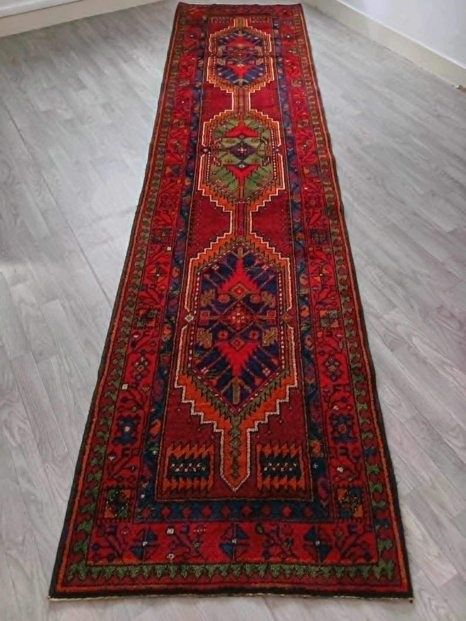 Gallery carpet in Persian style