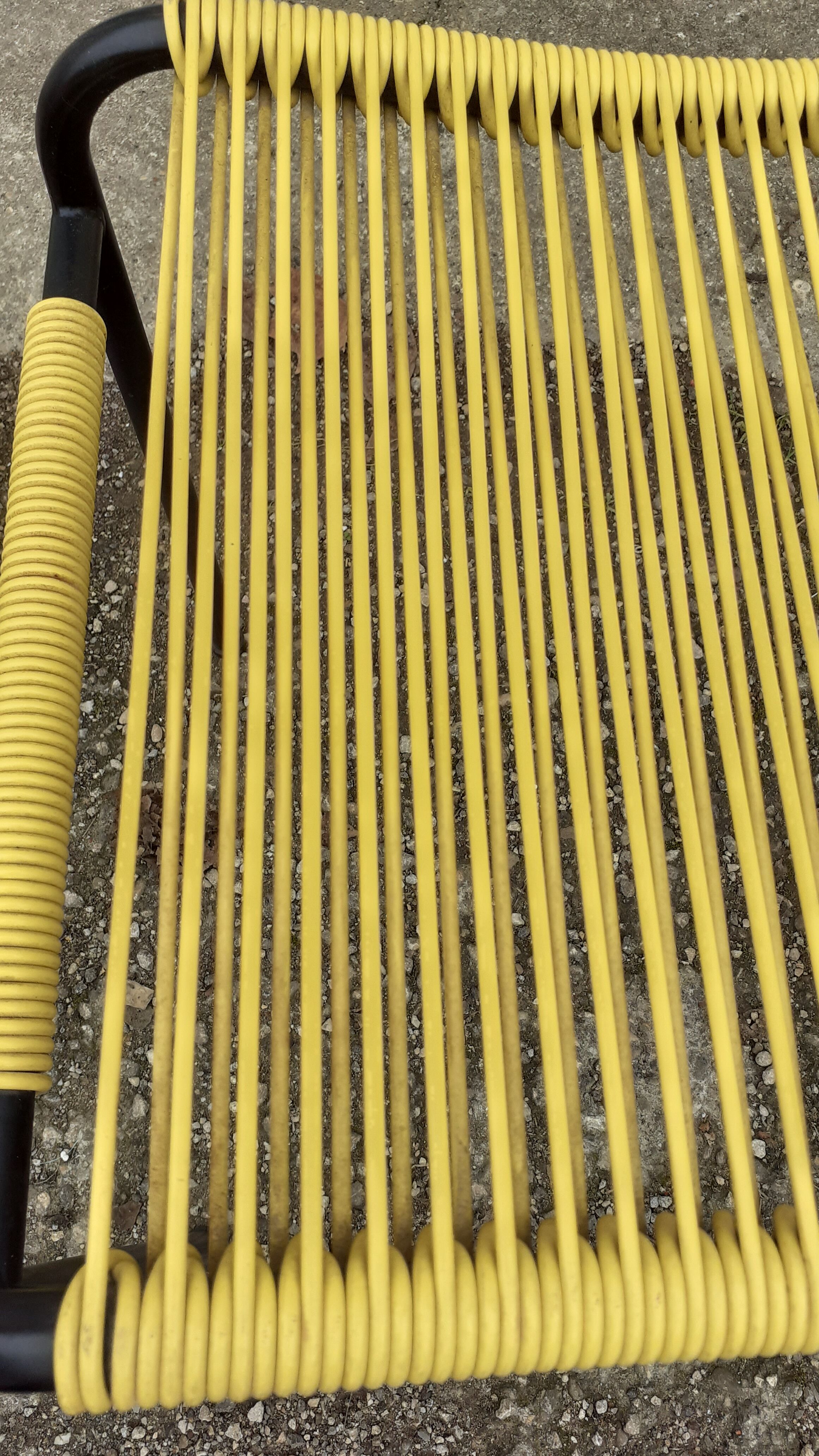 Scoubidou stool