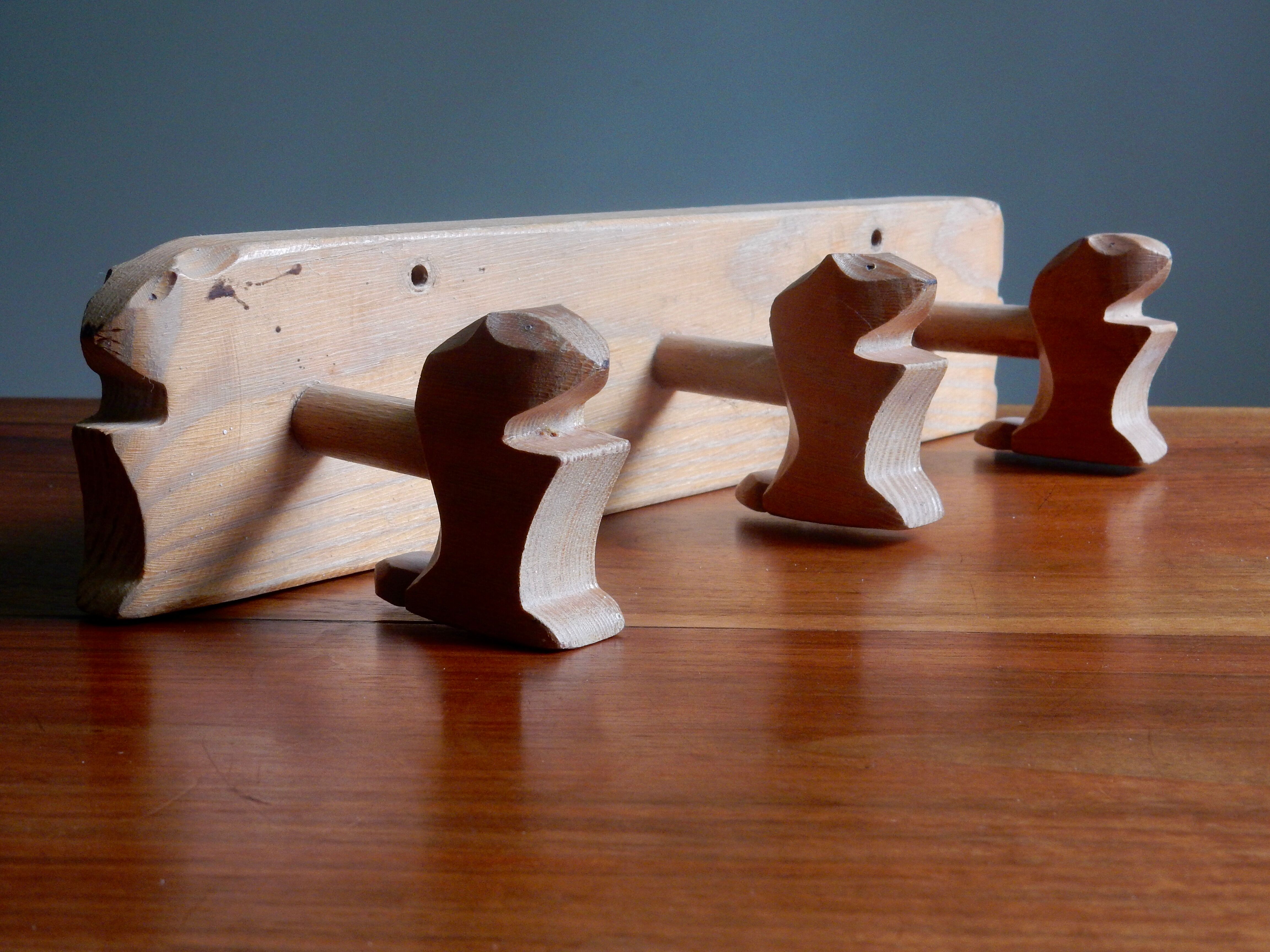 Marmot / Vintage wooden patère coat rack