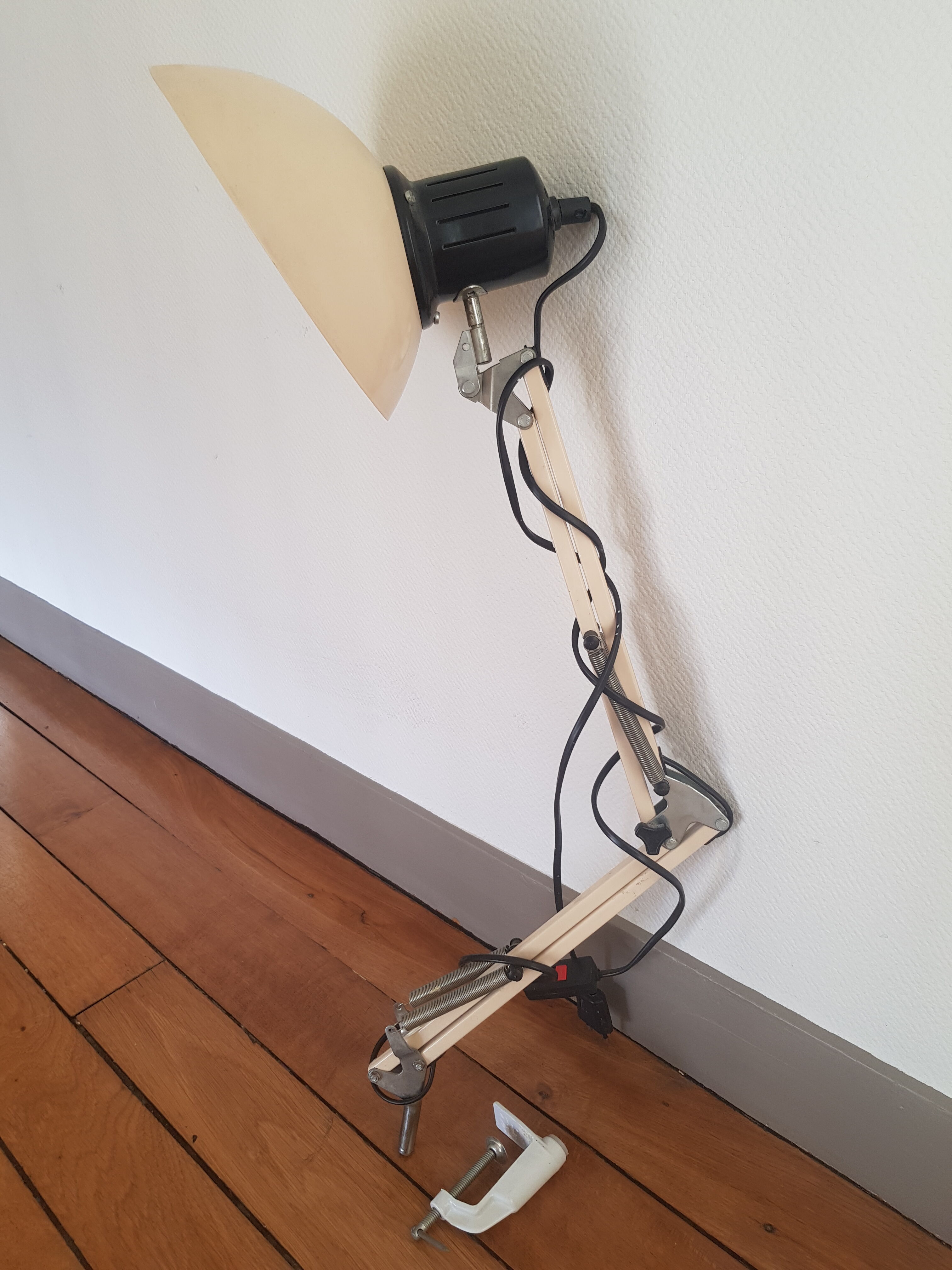 Luminor Architect Clamp Lamp