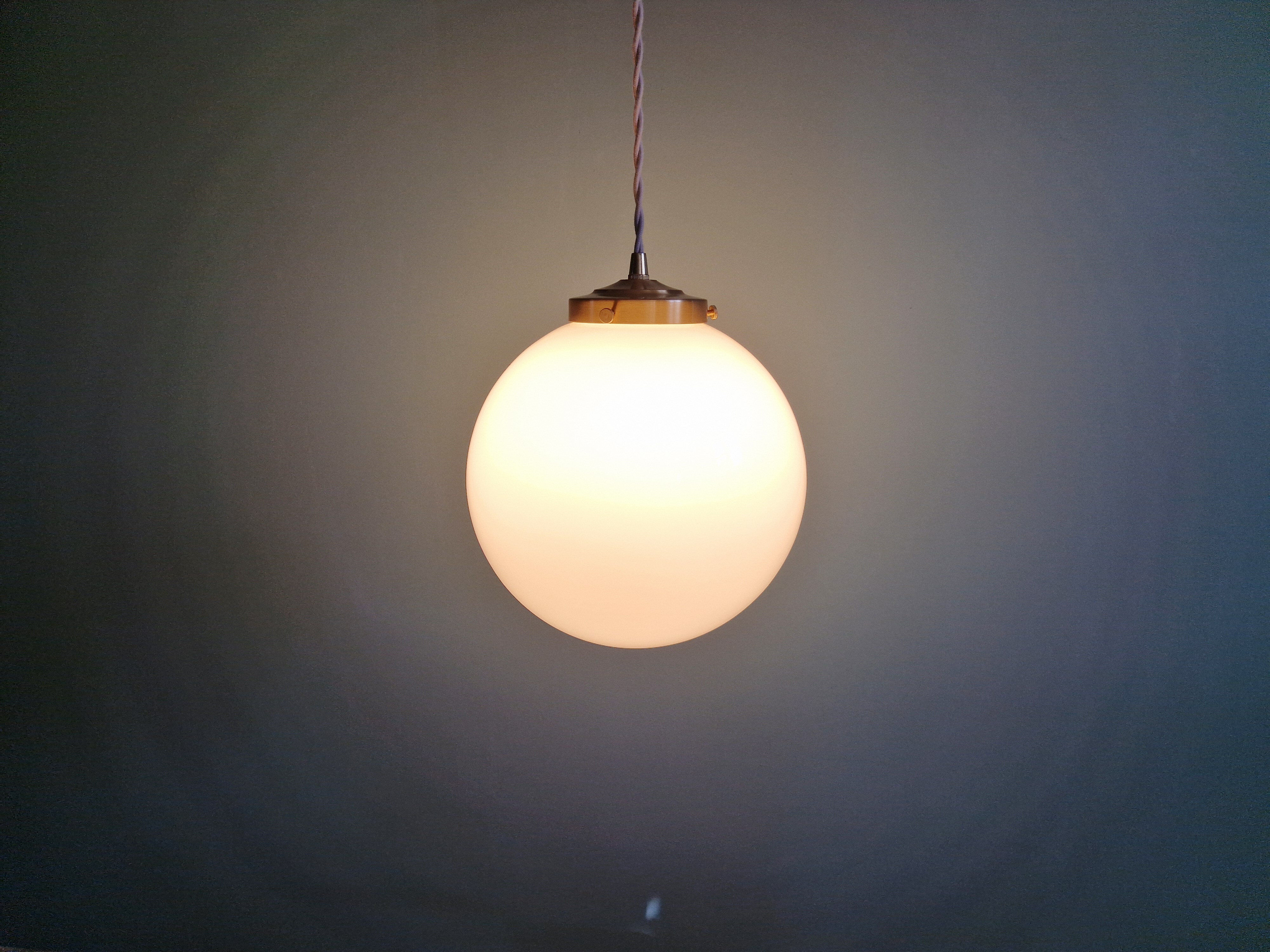 Art Deco suspension in white opaline and brass