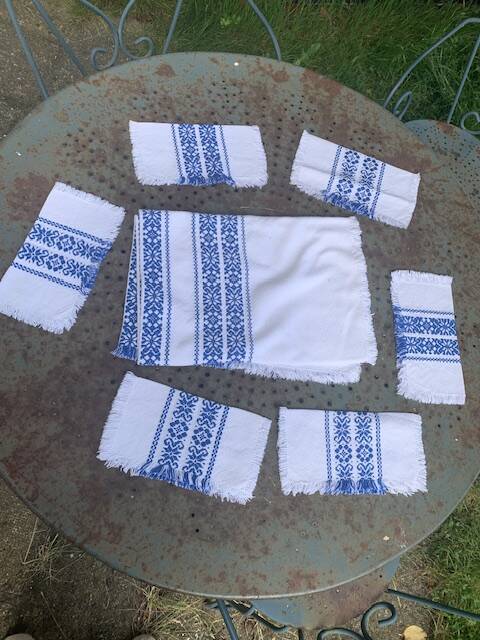 Rectangular tea tablecloth and 6 napkins, made in France, Basque linen, white and blue, Vintage