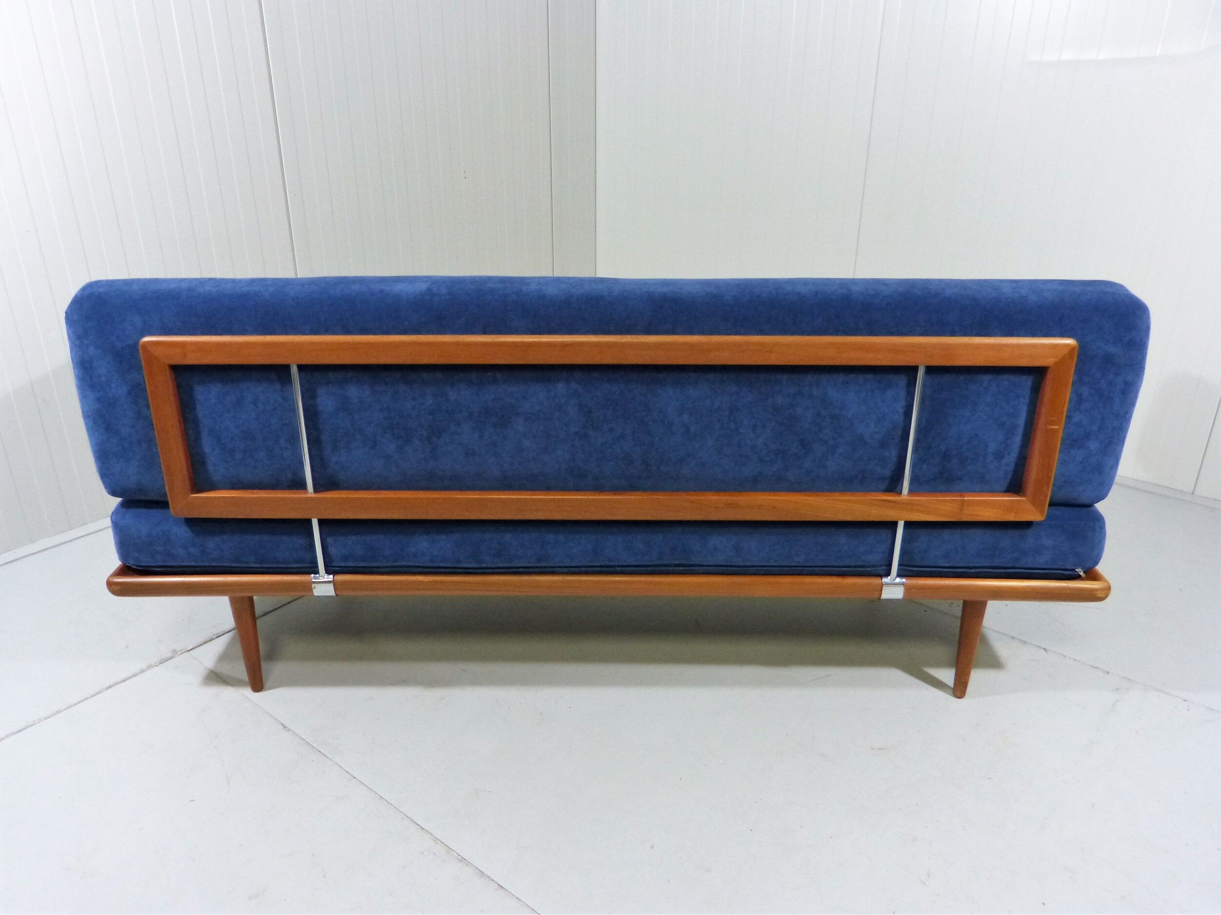 Daybed minerva par Peter Hvidt & Orla Mølgaard-Nielsen pour France & Søn, Denmark