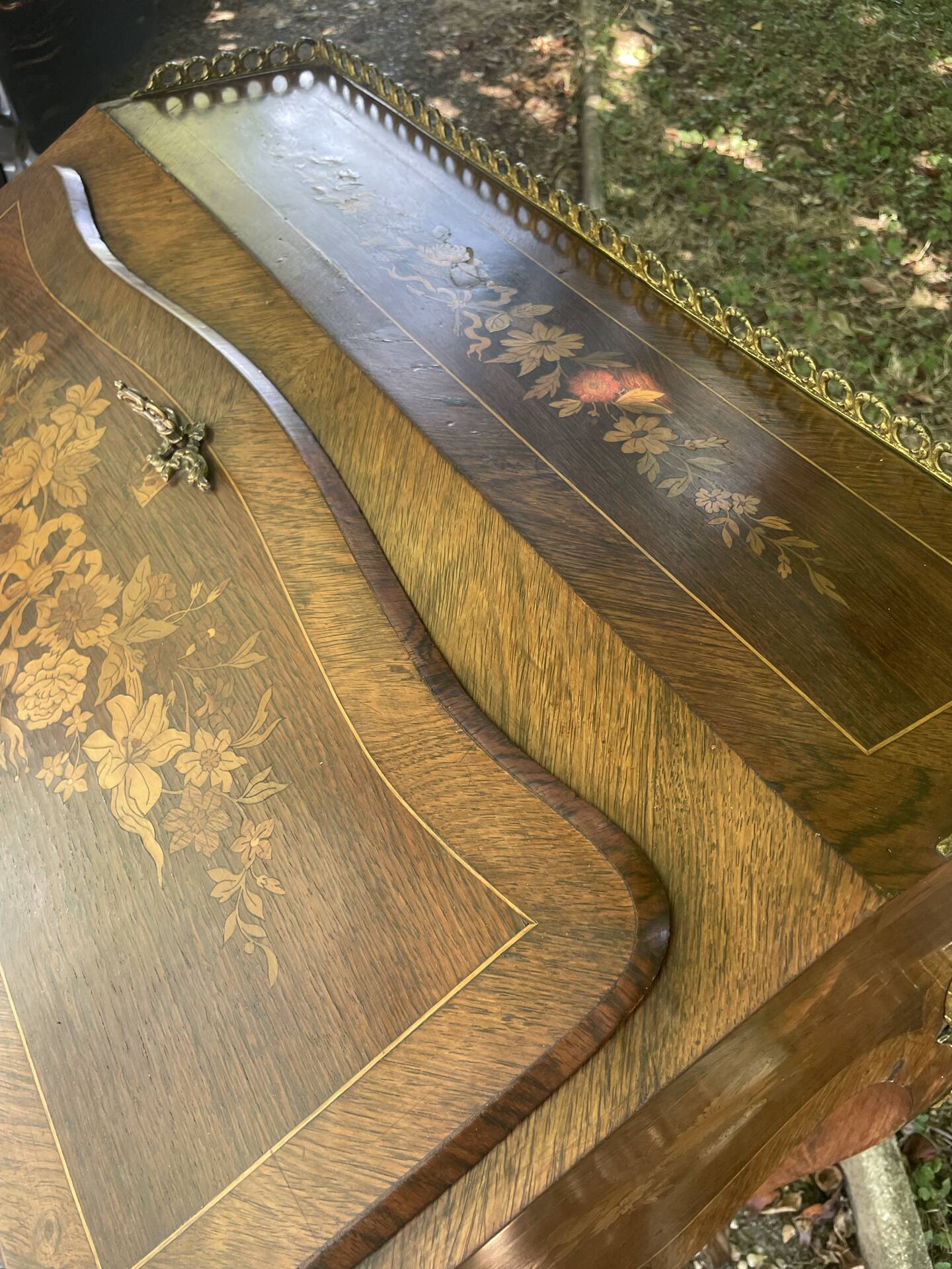 Bureau de dame ,dos d’âne fin XIX eme