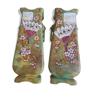 Paire de vases en porcelaine