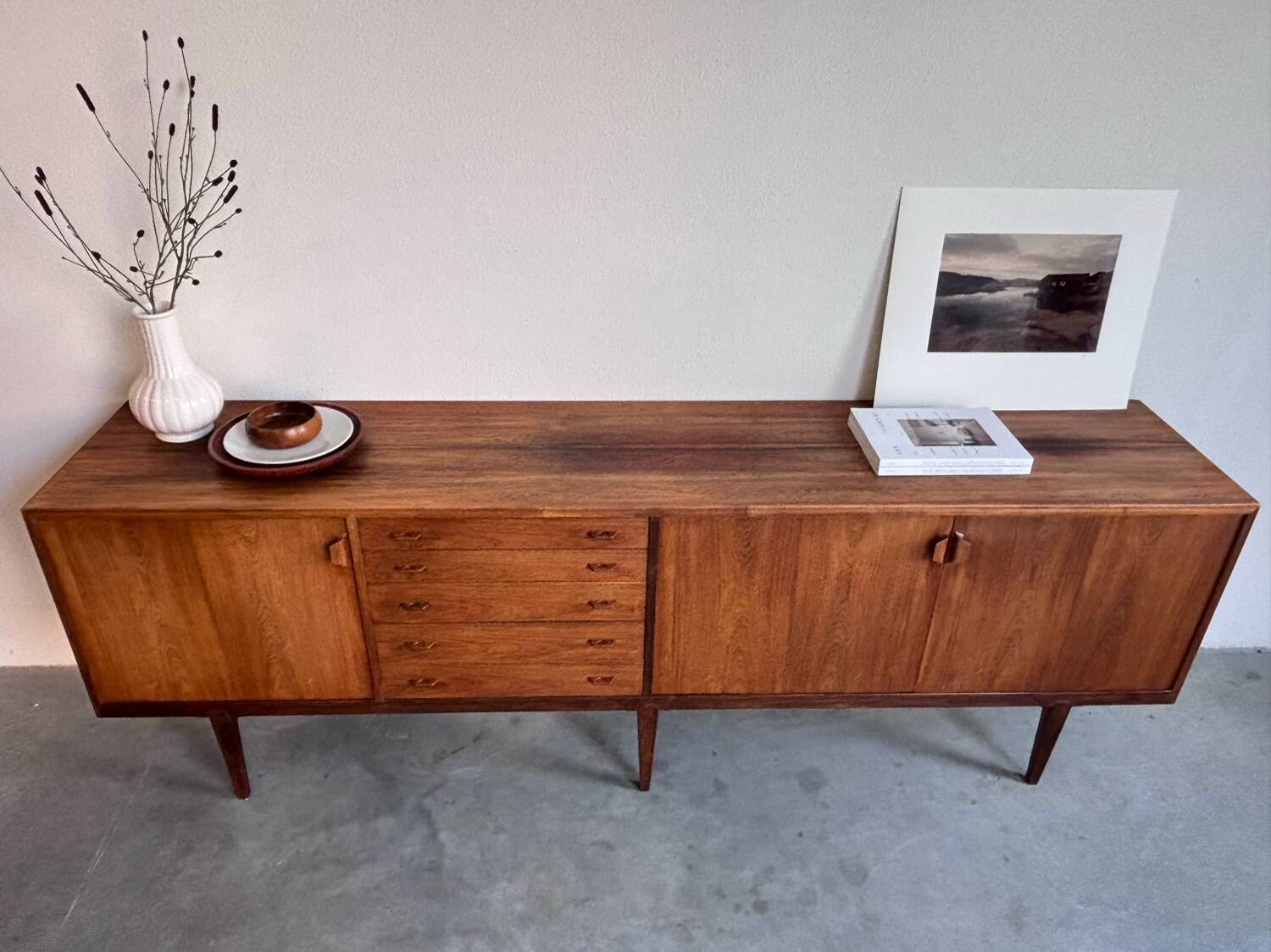 Buffet Henry Rosengren Hansen en palissandre, milieu du siècle