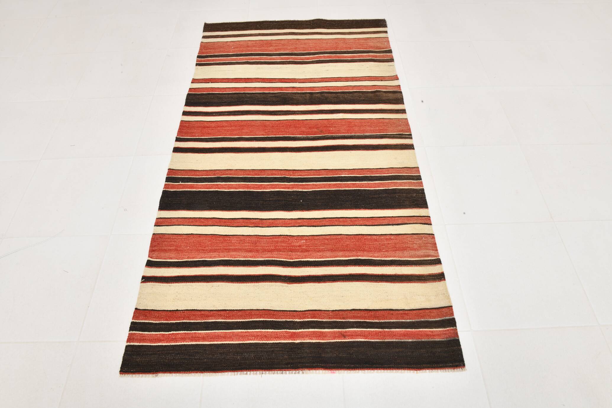 Tapis Kilim vintage fait main, petit format, 101 x 195 cm