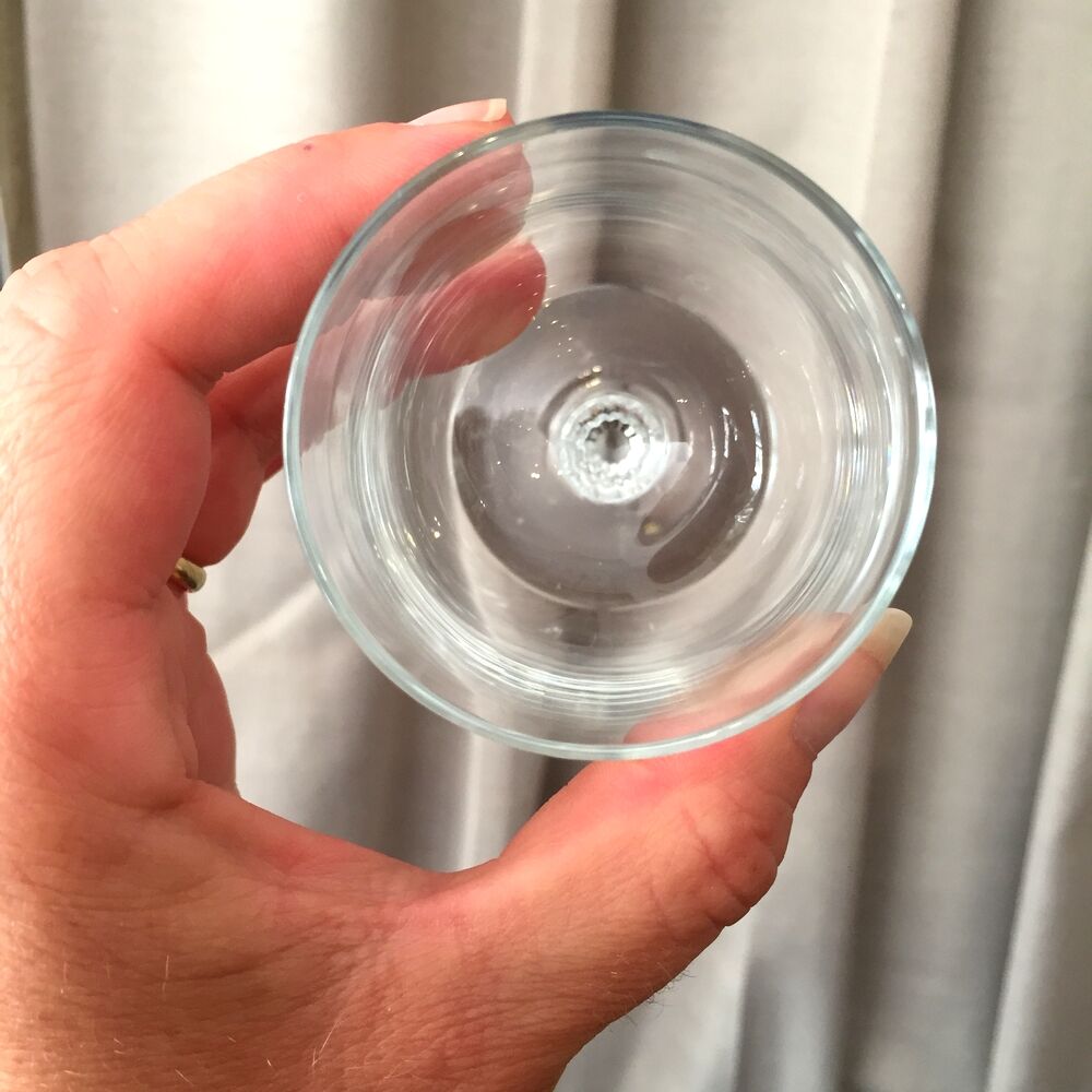 Suite of 8 glasses with port or wine cooked in crystalline tableware