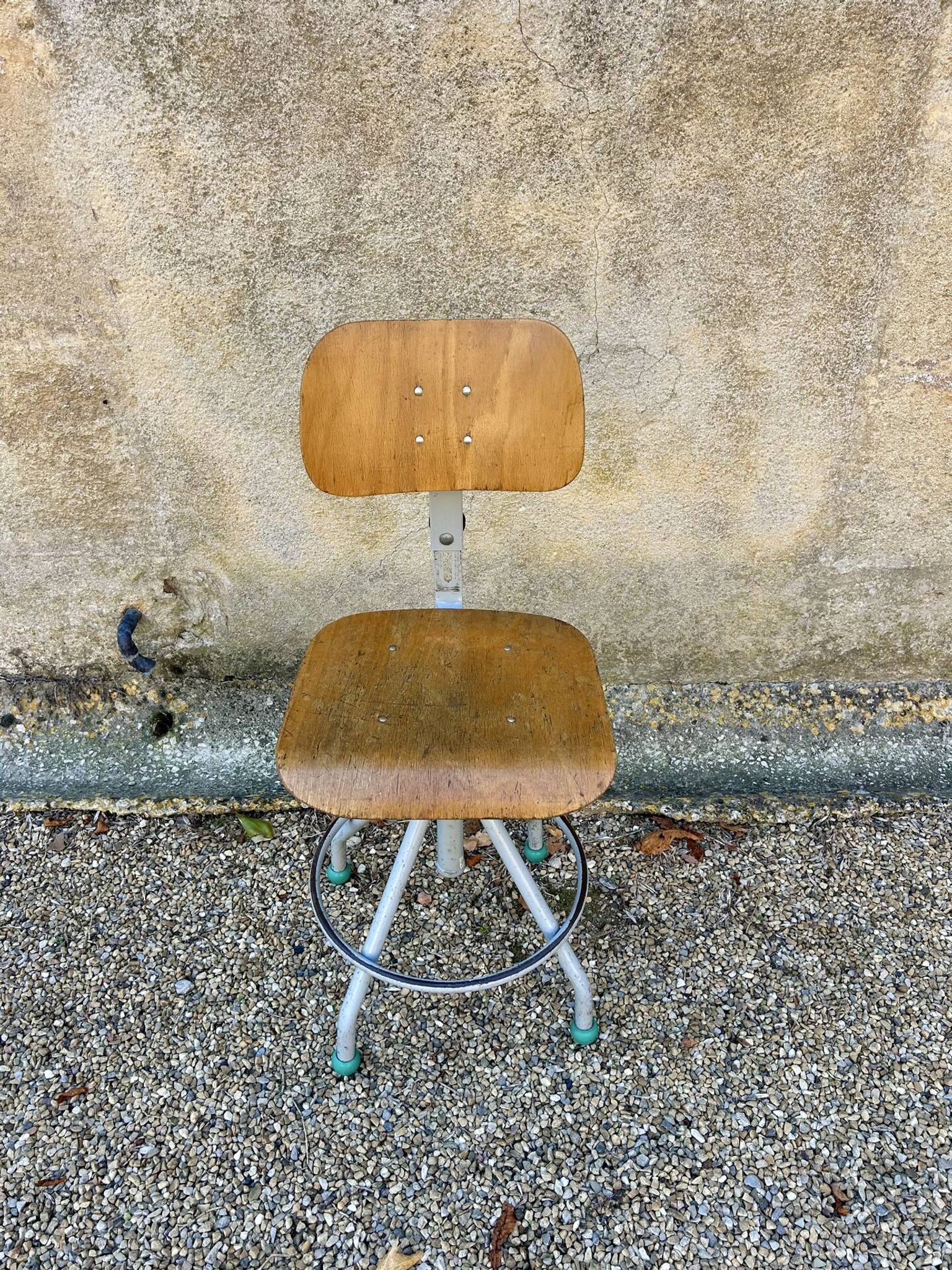 Chaise d’atelier vintage