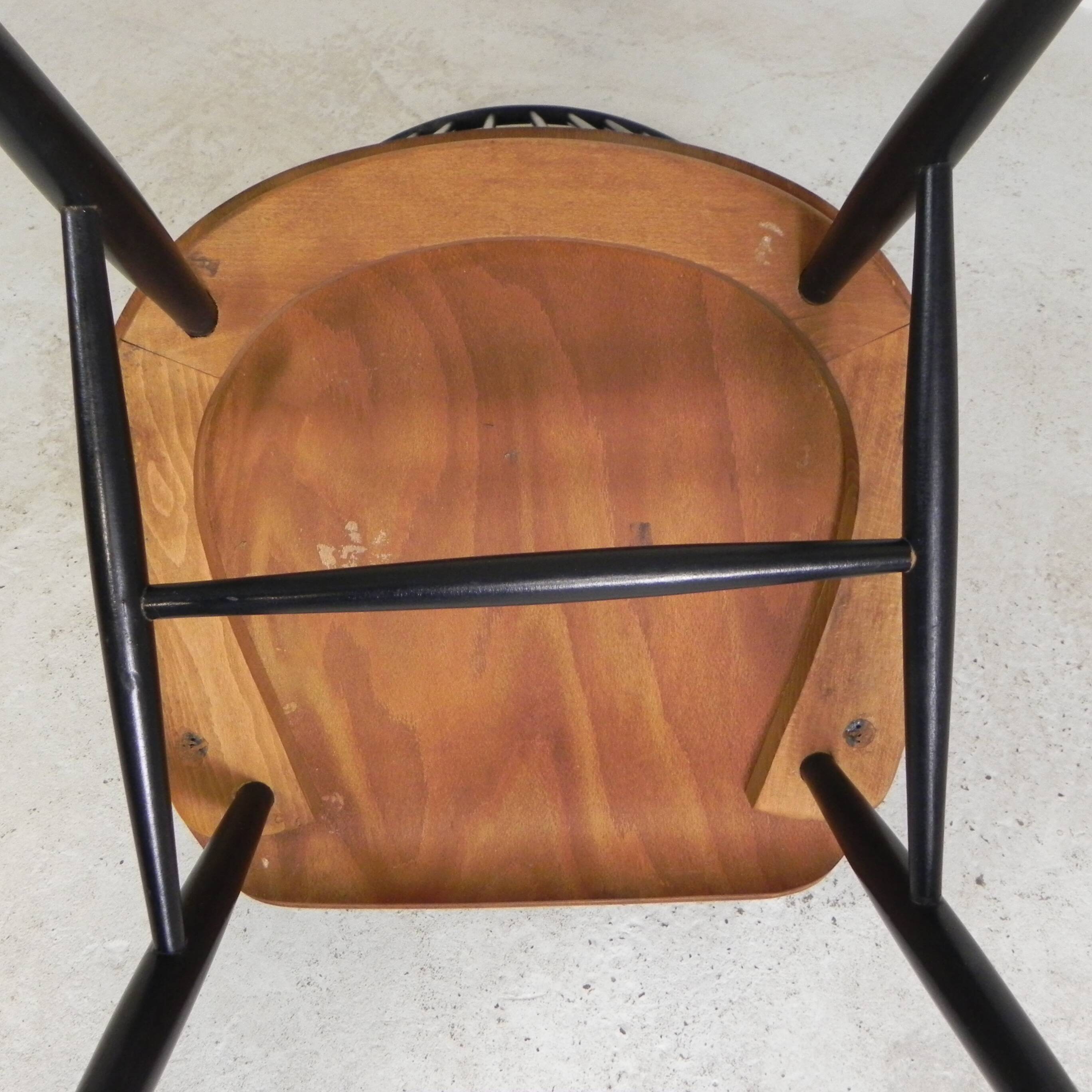 Spindle chair, rocking chair