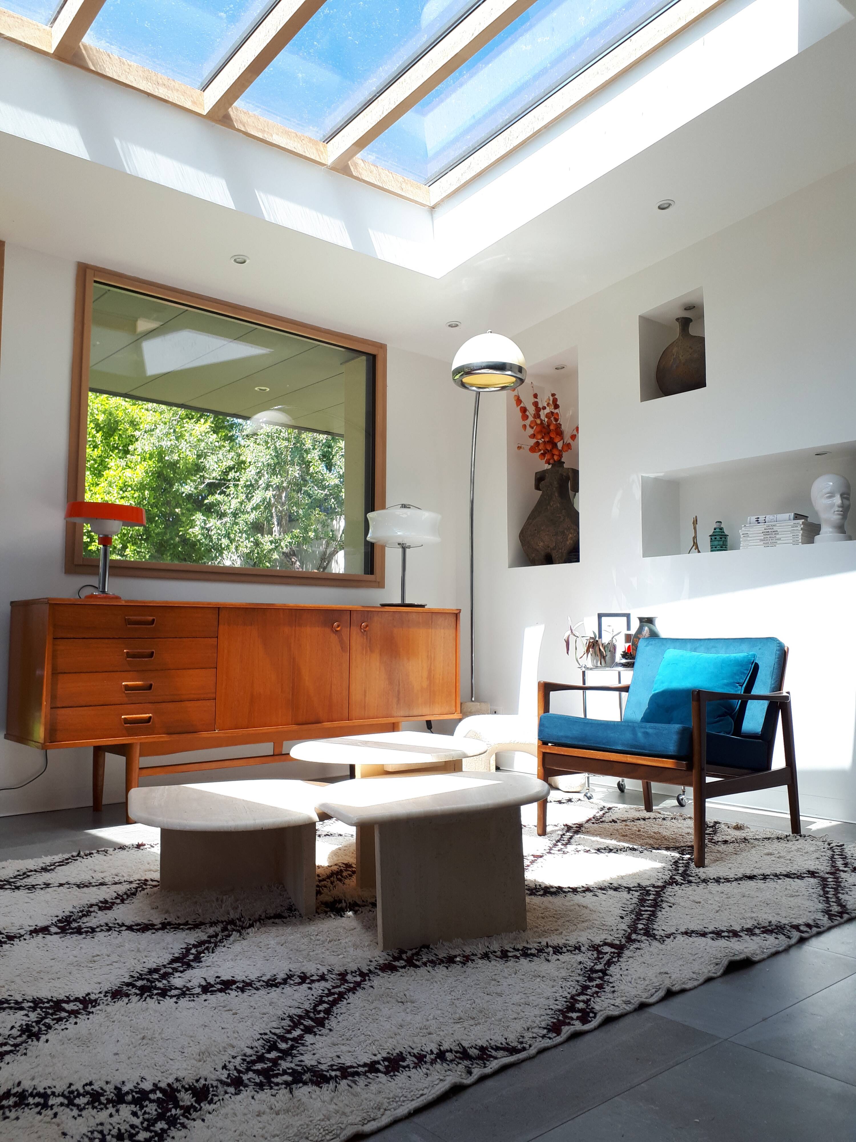 Tables gigognes en travertin Roche Bobois