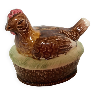 Old piggy bank to break hen