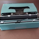 Machine à écrire Olivetti Lettera 32