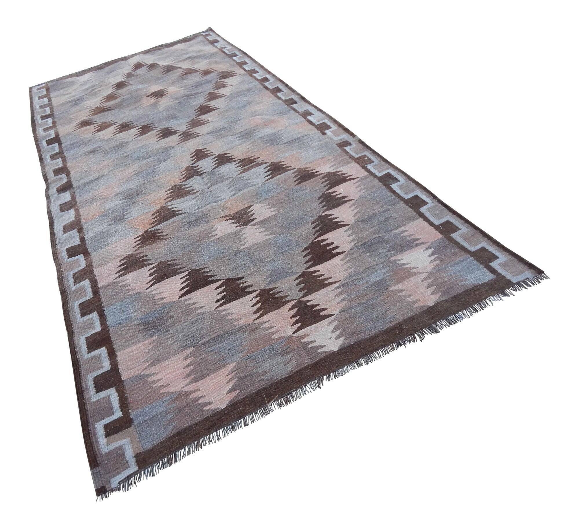 Vintage Turkish kilim handwoven 142x284 cm