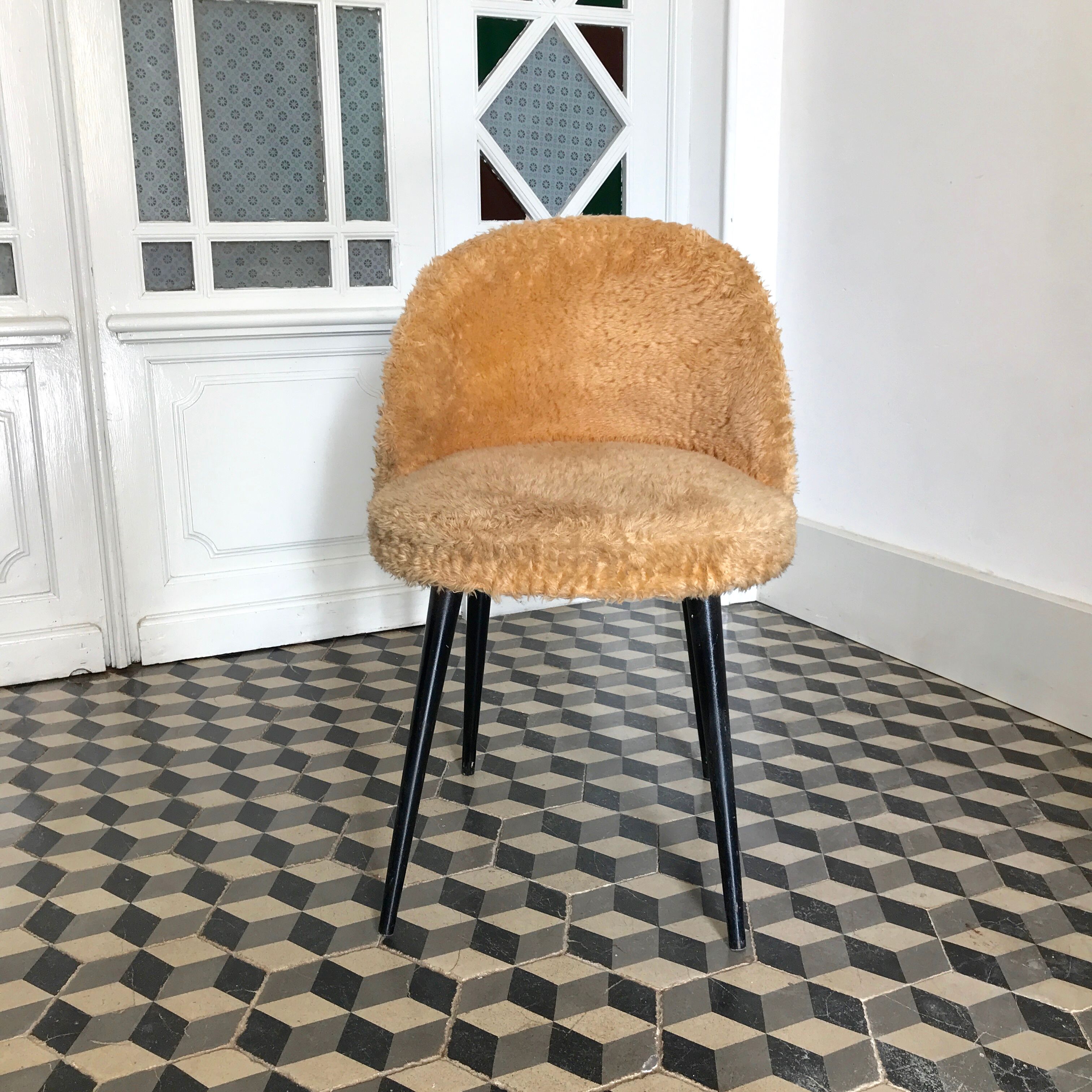 Cocktail chair moumoute