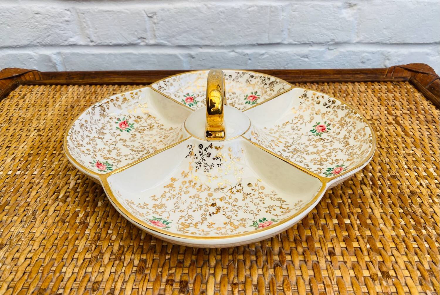 Compartmented serving dish
