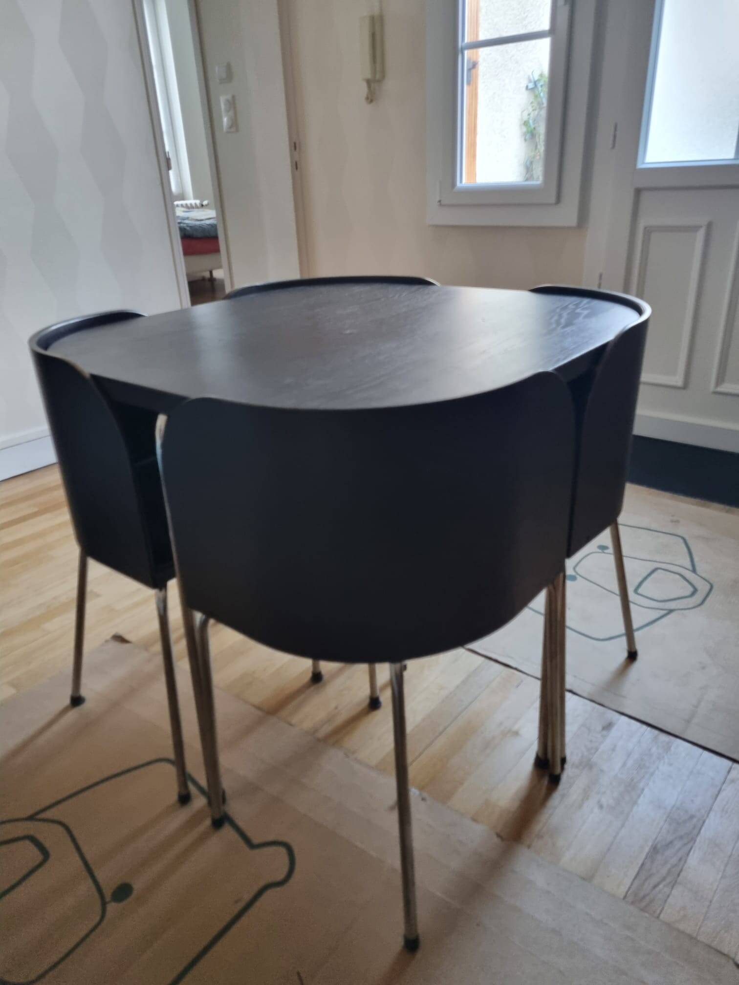 Table and 4 chairs Ikea Fusion