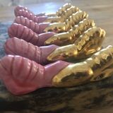 Former shrimp knife holder