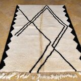 Beni Ouarain Moroccan Berber rug with black diamonds 238 x 160 cm new