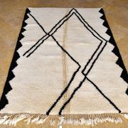 Beni Ouarain Moroccan Berber rug with black diamonds 238 x 160 cm new