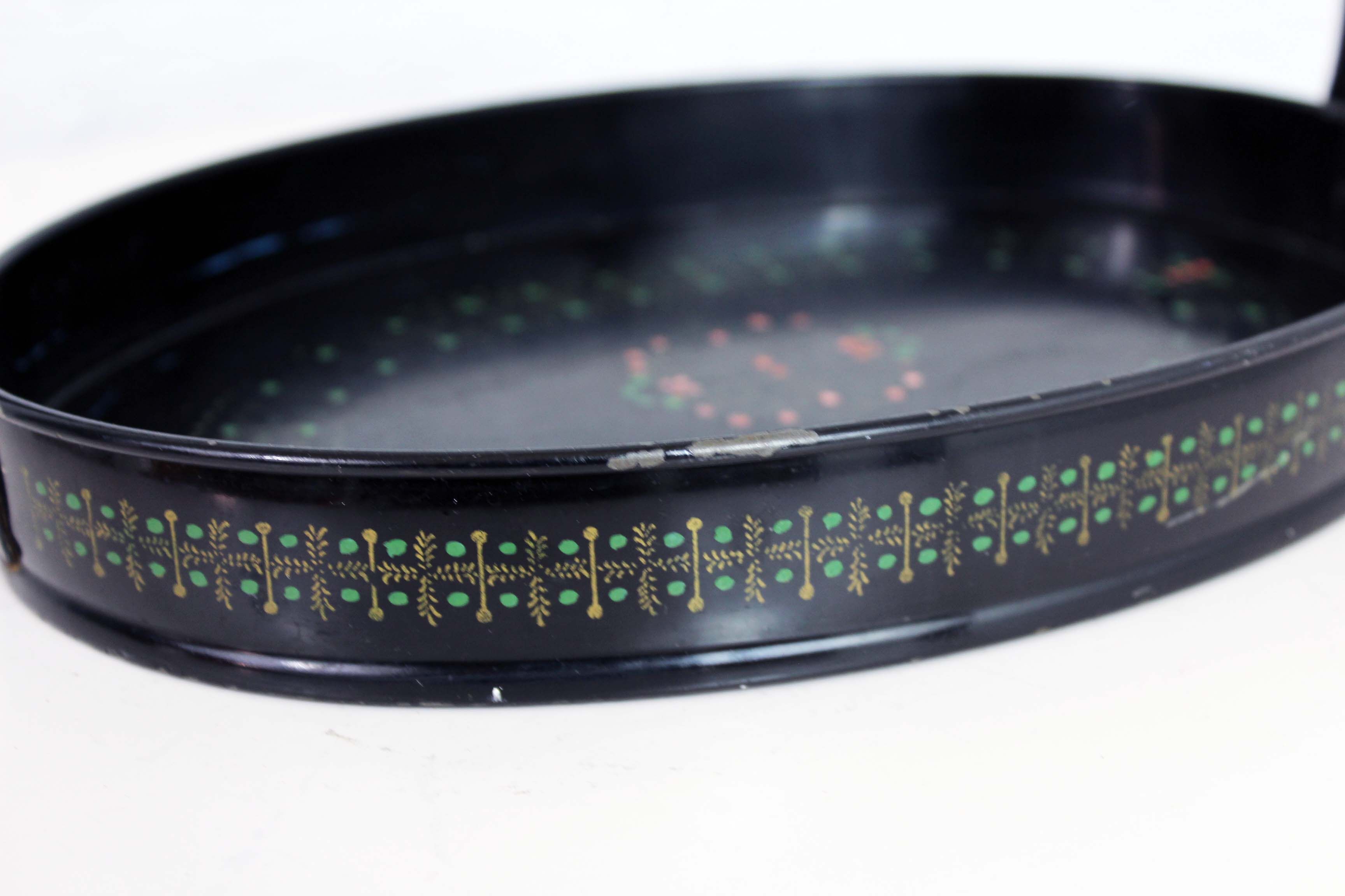 Vintage dish metal with handle