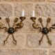 Paire d’appliques en bronze doré aux oiseaux et flèches