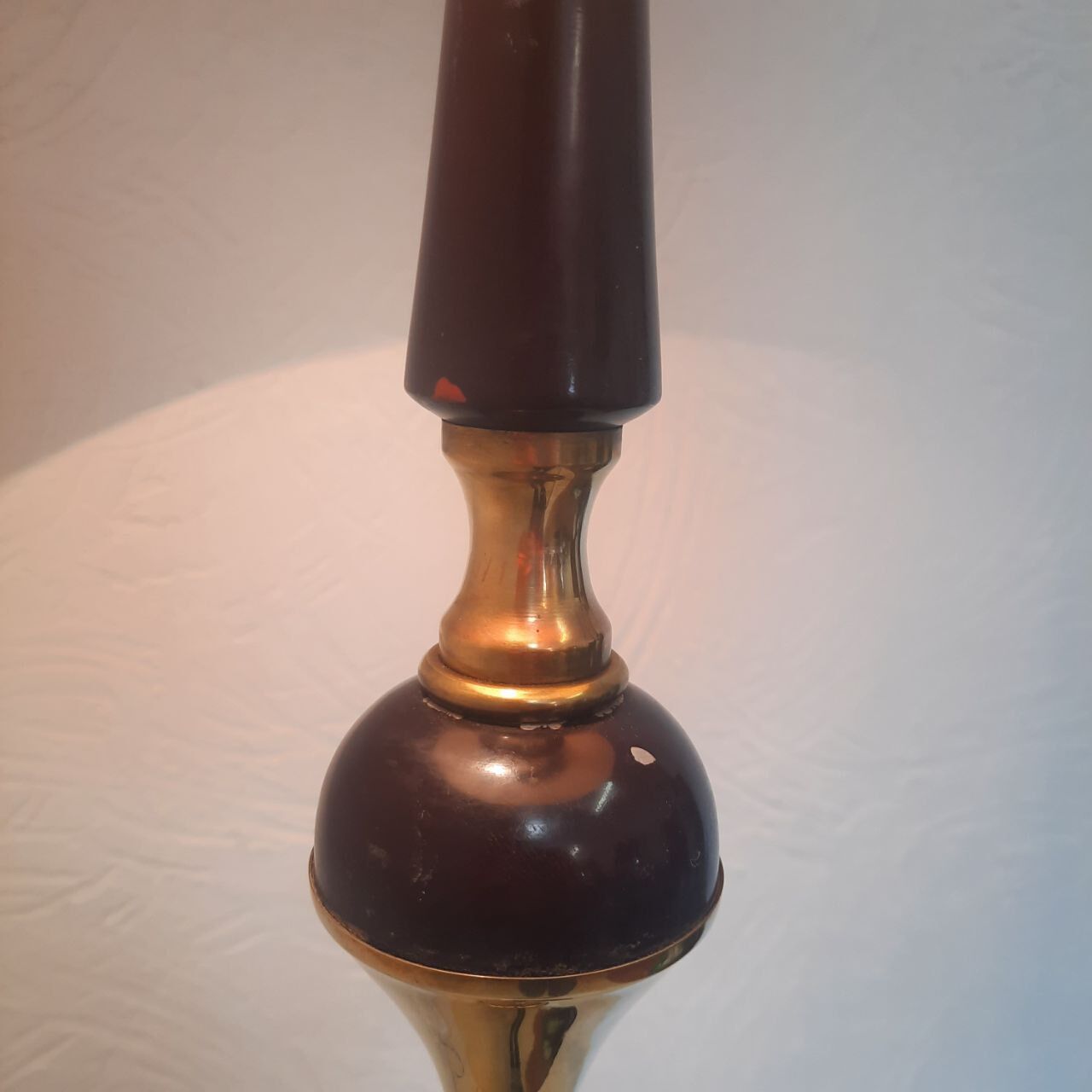 Tripod floor lamp - 1950s - wood and brass.