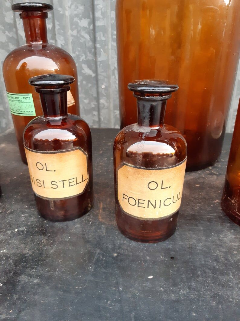 Lot of 8 pharmacy pots