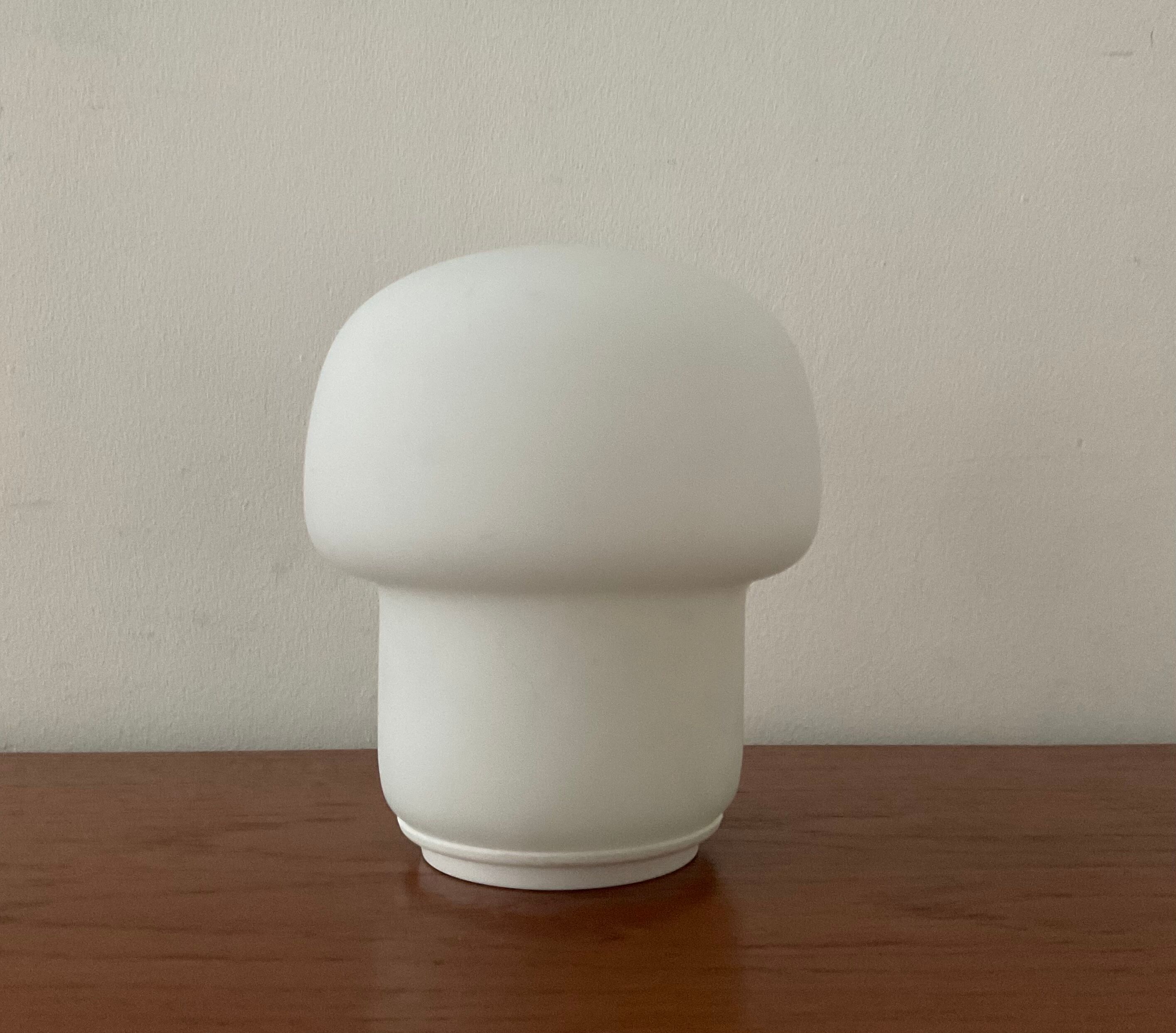 Opaline mushroom lamp
