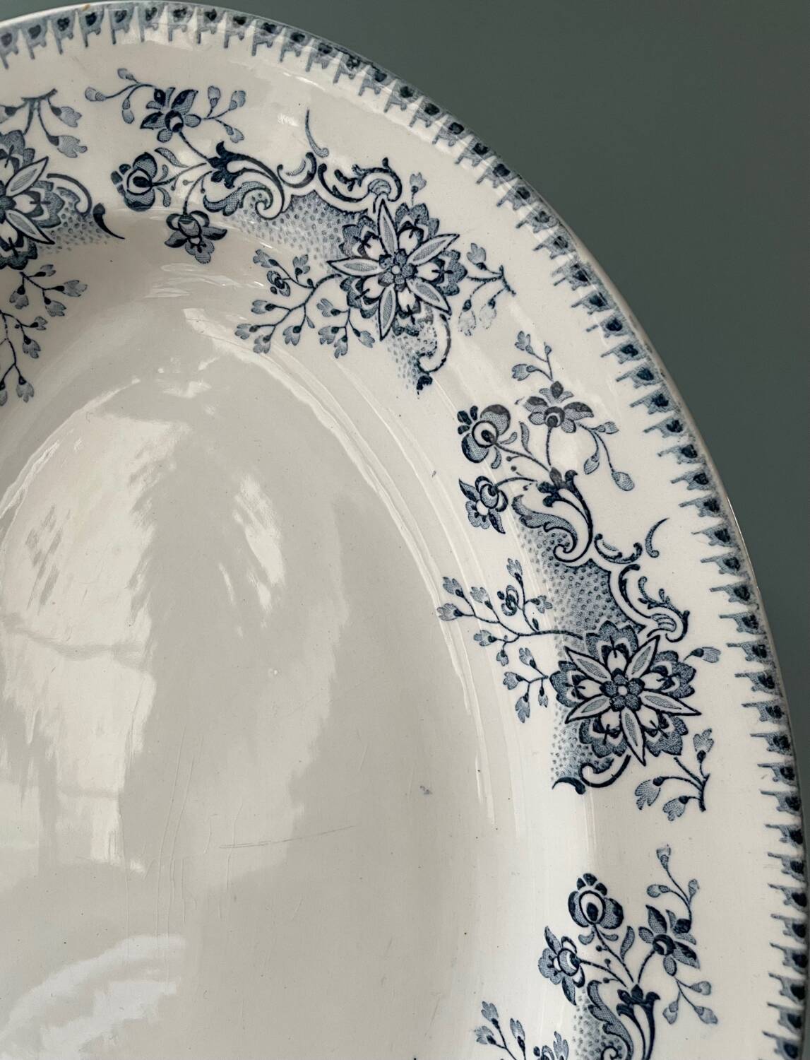 Oval dish 1900 “Réaumur” earthenware from Lunéville