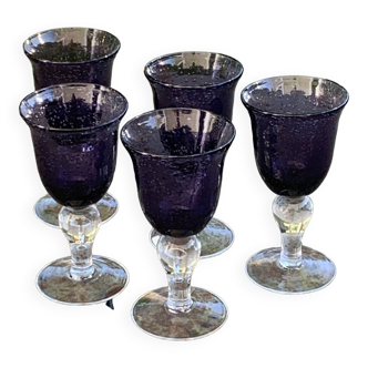 Set of 5 wine glasses in blown and bubbled glass, duo line, biot glassware style, unsigned,