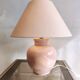 Lampe boule en céramique rose avec abat-jour