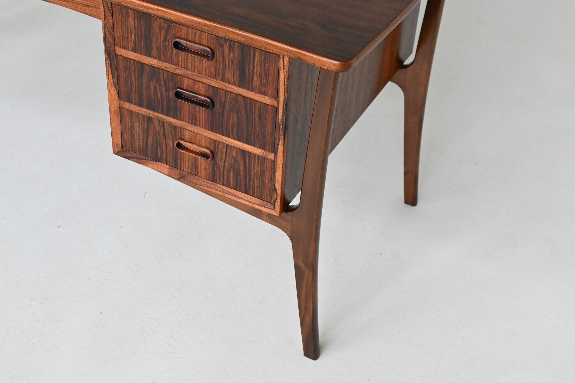 Svend Aage Madsen writing desk in rosewood H.P. Hansen Denmark 1960
